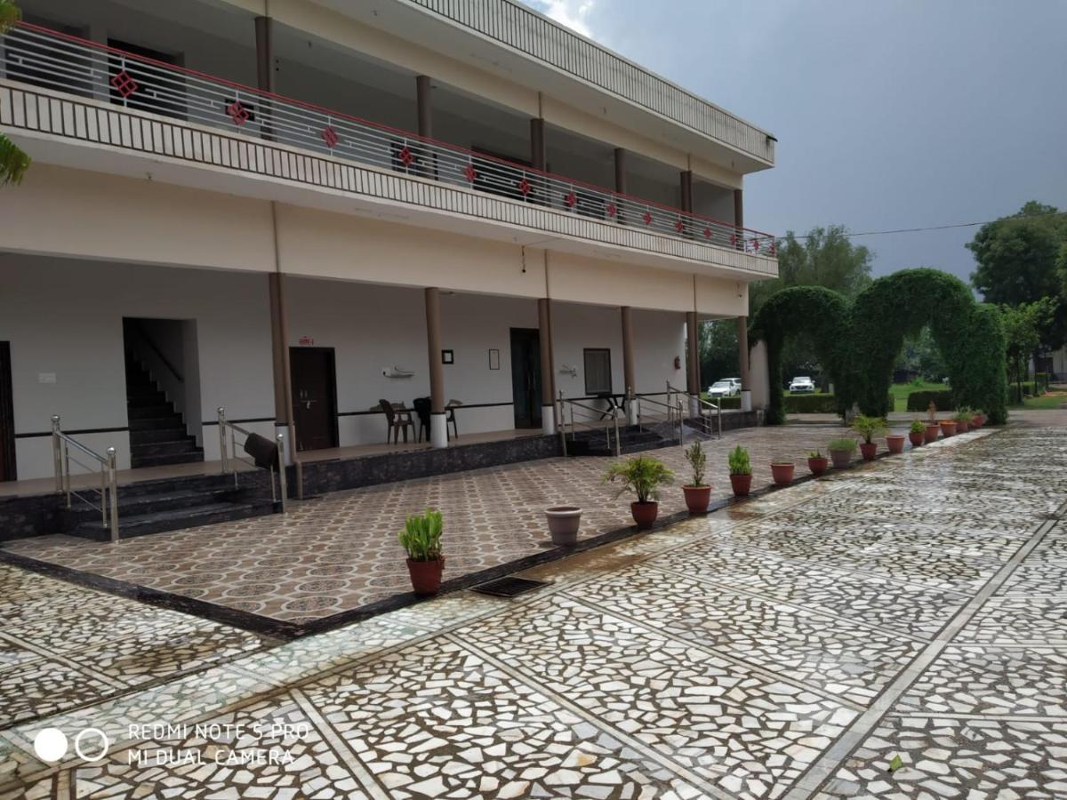 Goyal Bhawan Hotel Khātu Eksteriør billede